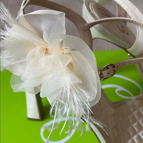 Sam Edelman Leana Pearl ivory silk ankle strap heels - Picture 3 of 6